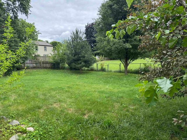 7824 Greenbank Court, Fort Wayne, IN 46815
