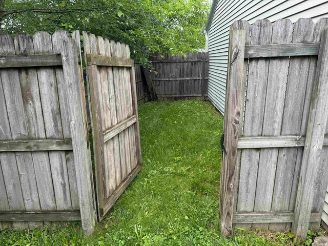 7824 Greenbank Court, Fort Wayne, IN 46815