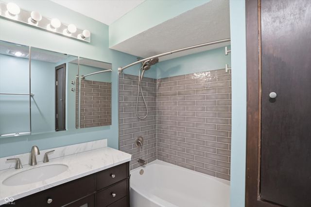 627 Plum Street, Noblesville, IN 46060