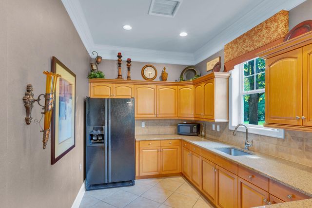 222 MASTERSON CT, Ewing, NJ 08618