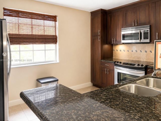 3545 Magellan Circle 3585, Aventura, FL 33180