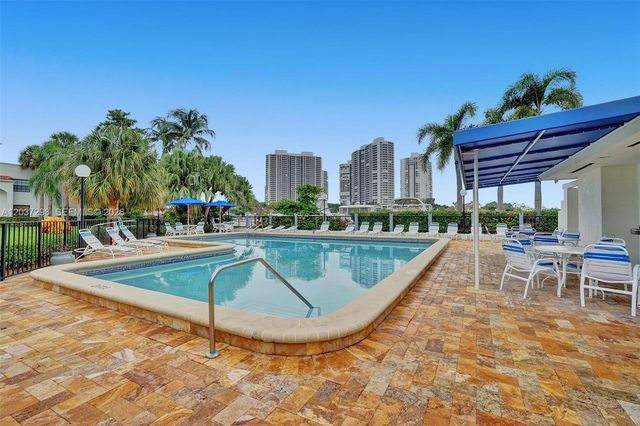 3545 Magellan Circle 3585, Aventura, FL 33180