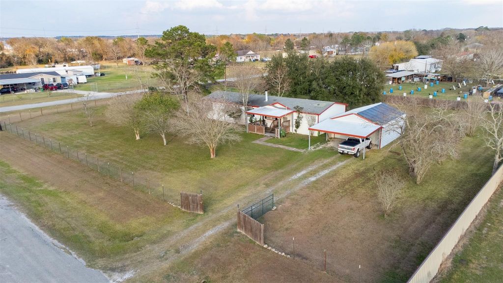 25 County Road 6022b, Dayton, TX 77535