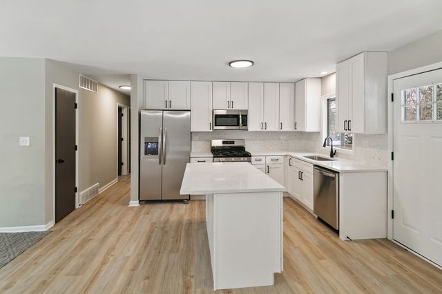 4126 Wildwood Drive, Crystal Lake, IL 60014