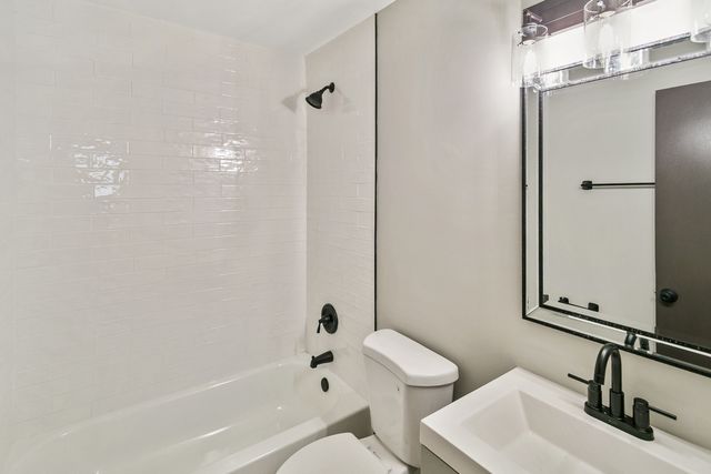 4126 Wildwood Drive, Crystal Lake, IL 60014