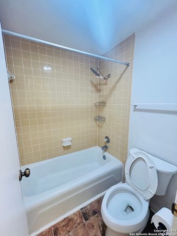 3678 Hidden Dr Apt 1101, San Antonio, TX 78217