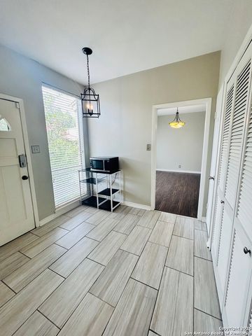 3678 Hidden Dr Apt 1101, San Antonio, TX 78217