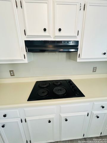 3678 Hidden Dr Apt 1101, San Antonio, TX 78217