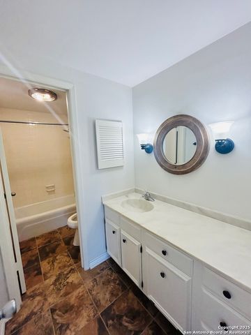 3678 Hidden Dr Apt 1101, San Antonio, TX 78217