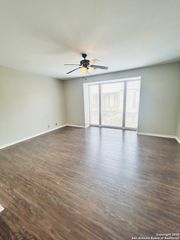 3678 Hidden Dr Apt 1101, San Antonio, TX 78217