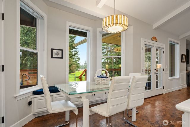 141 E Hofaker Road, Allyn, WA 98524