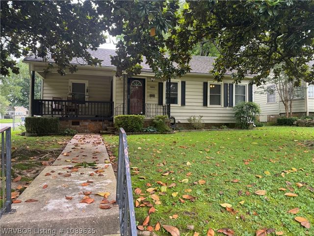 2520 L Street, Fort Smith, AR 72901