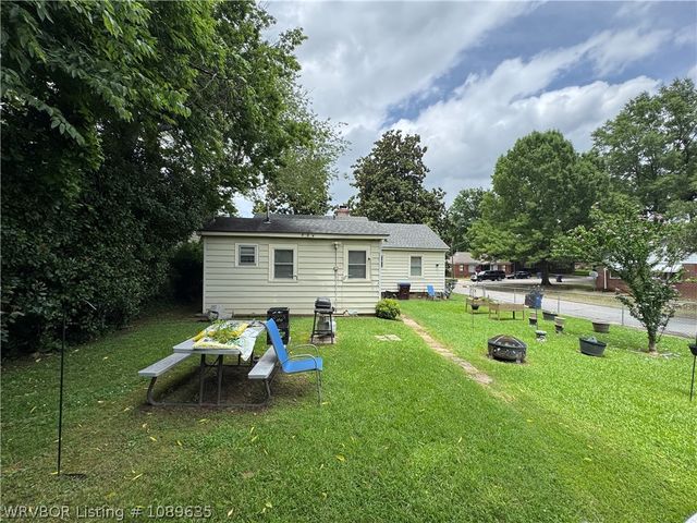 2520 L Street, Fort Smith, AR 72901