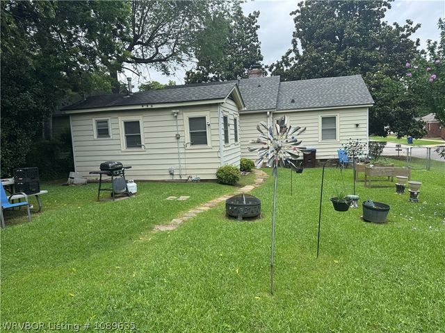 2520 L Street, Fort Smith, AR 72901
