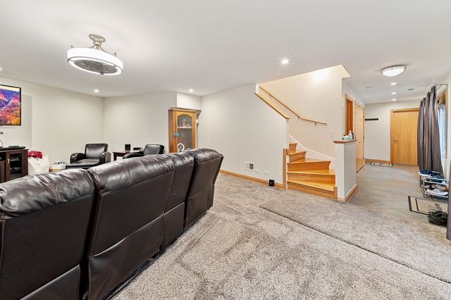 2455 W Ohio Street 8E, Chicago, IL 60612