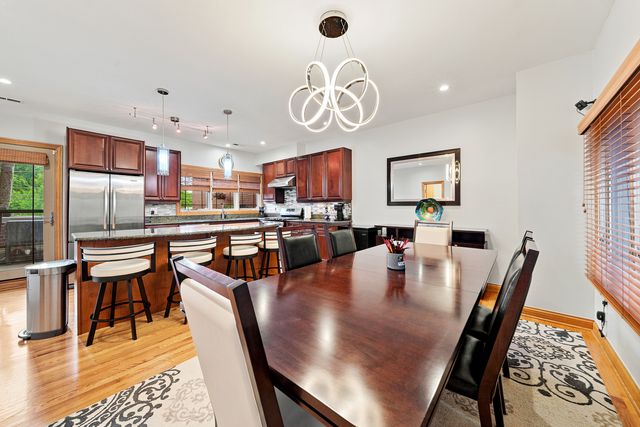 2455 W Ohio Street 8E, Chicago, IL 60612