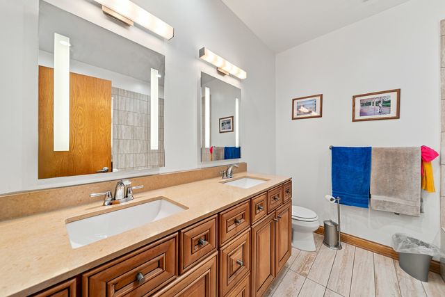 2455 W Ohio Street 8E, Chicago, IL 60612
