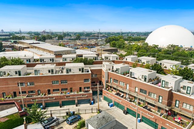 2455 W Ohio Street 8E, Chicago, IL 60612