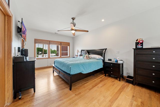 2455 W Ohio Street 8E, Chicago, IL 60612