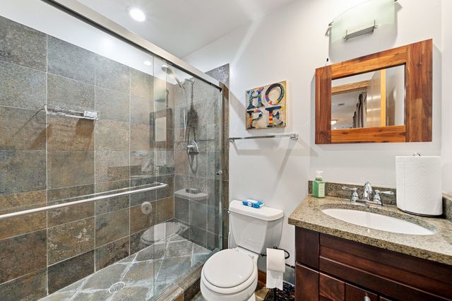 2455 W Ohio Street 8E, Chicago, IL 60612