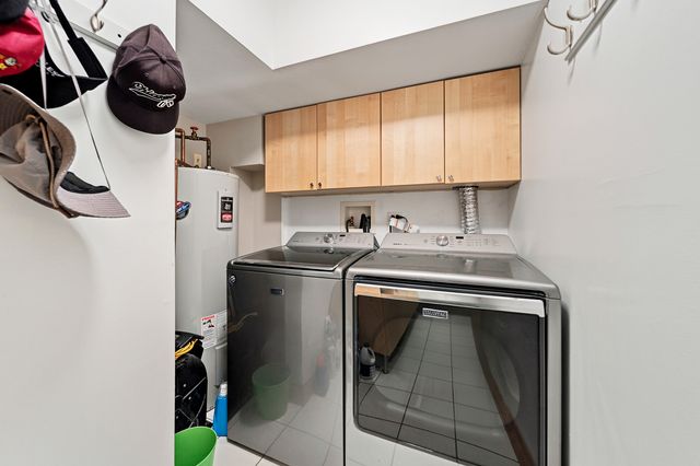 2455 W Ohio Street 8E, Chicago, IL 60612