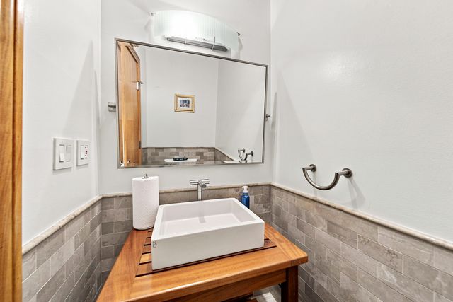 2455 W Ohio Street 8E, Chicago, IL 60612