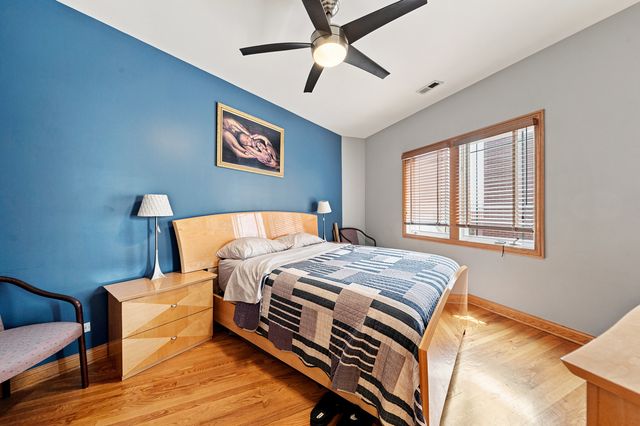 2455 W Ohio Street 8E, Chicago, IL 60612