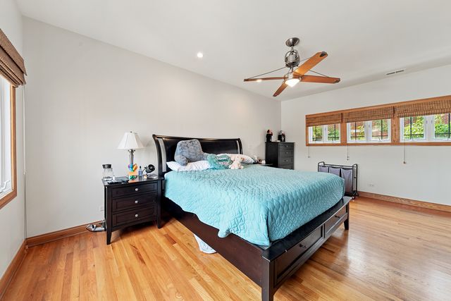 2455 W Ohio Street 8E, Chicago, IL 60612