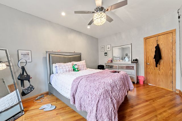 2455 W Ohio Street 8E, Chicago, IL 60612