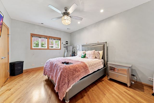 2455 W Ohio Street 8E, Chicago, IL 60612