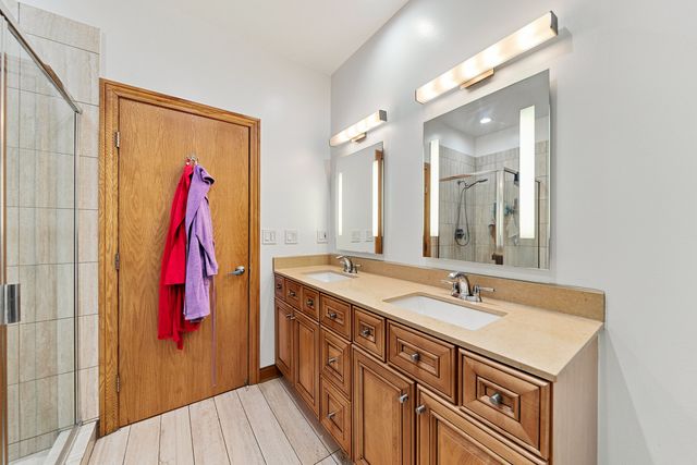 2455 W Ohio Street 8E, Chicago, IL 60612