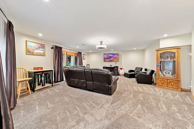 2455 W Ohio Street 8E, Chicago, IL 60612