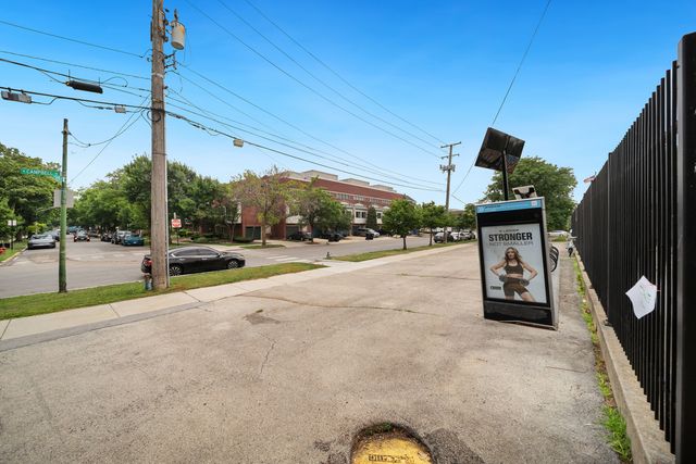 2455 W Ohio Street 8E, Chicago, IL 60612