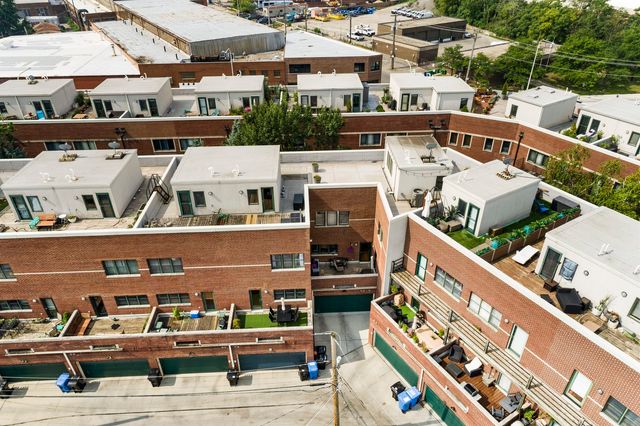 2455 W Ohio Street 8E, Chicago, IL 60612