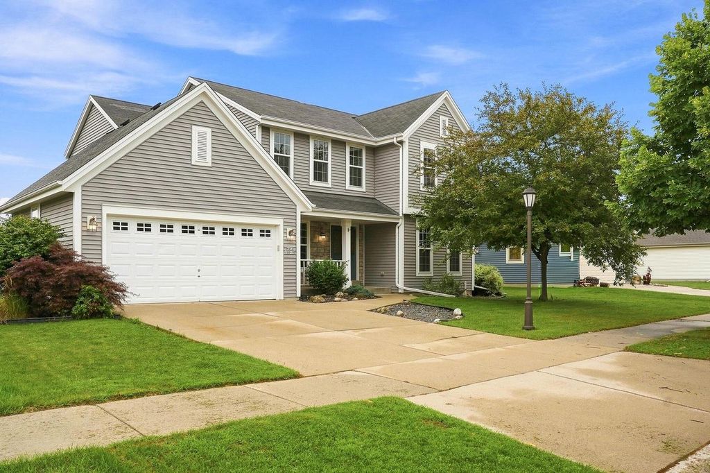 N173W20130 Raymond ROAD, Jackson, WI 53037
