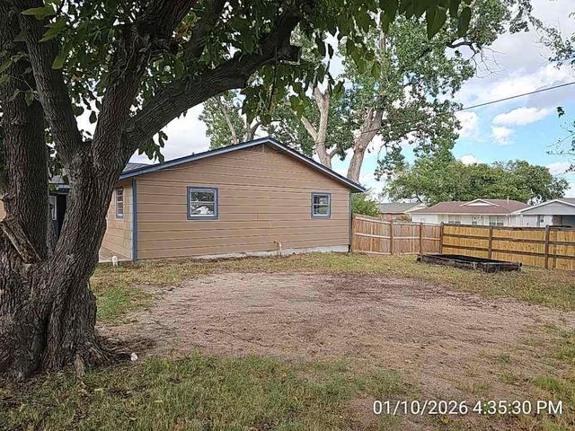 517 NE Angus St, Lawton, OK 73507