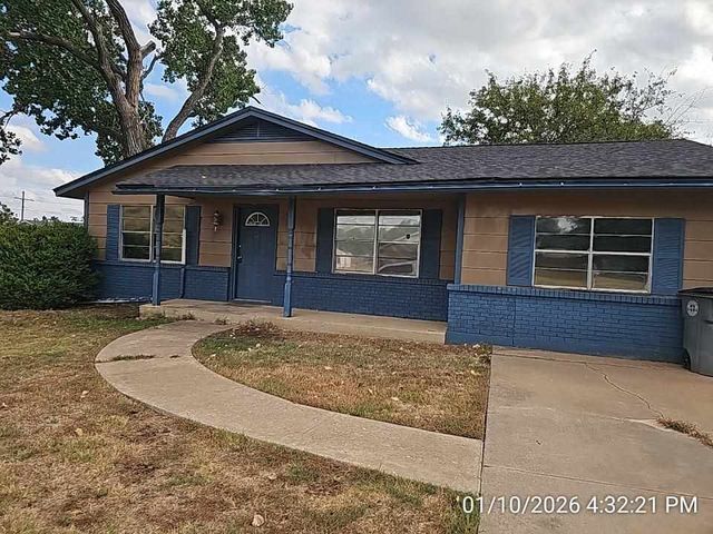 517 NE Angus St, Lawton, OK 73507