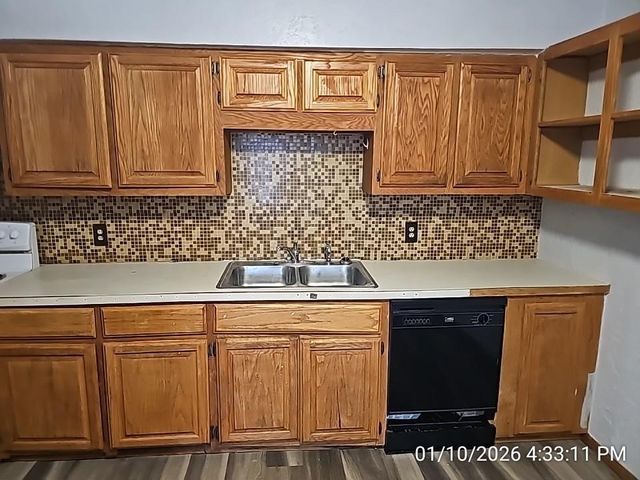 517 NE Angus St, Lawton, OK 73507