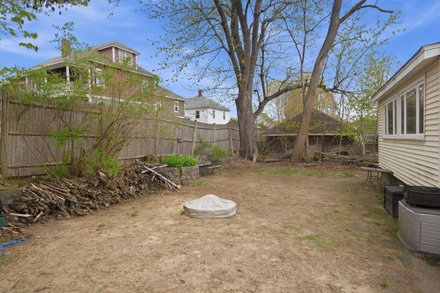 82 Sunnyside Street, Manchester, NH 03103