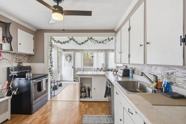 82 Sunnyside Street, Manchester, NH 03103