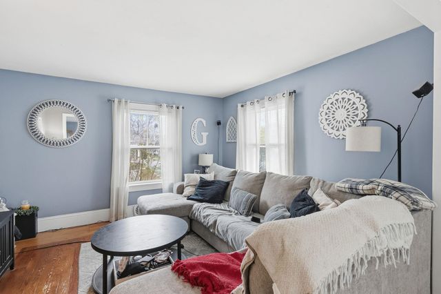 82 Sunnyside Street, Manchester, NH 03103
