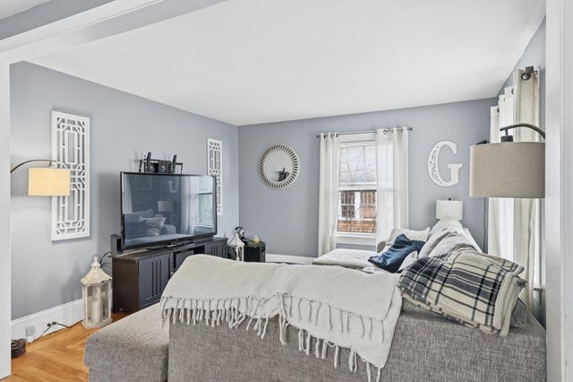 82 Sunnyside Street, Manchester, NH 03103