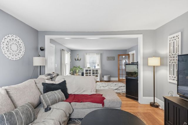 82 Sunnyside Street, Manchester, NH 03103