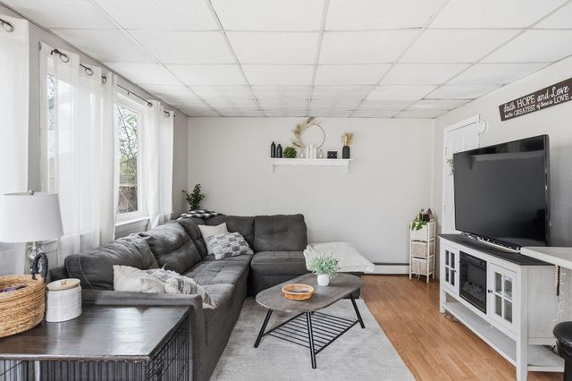 82 Sunnyside Street, Manchester, NH 03103