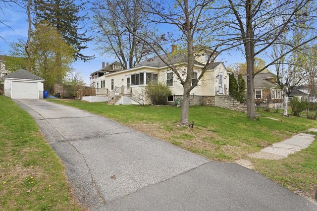 82 Sunnyside Street, Manchester, NH 03103