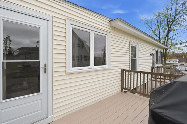 82 Sunnyside Street, Manchester, NH 03103