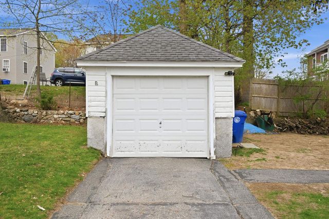 82 Sunnyside Street, Manchester, NH 03103