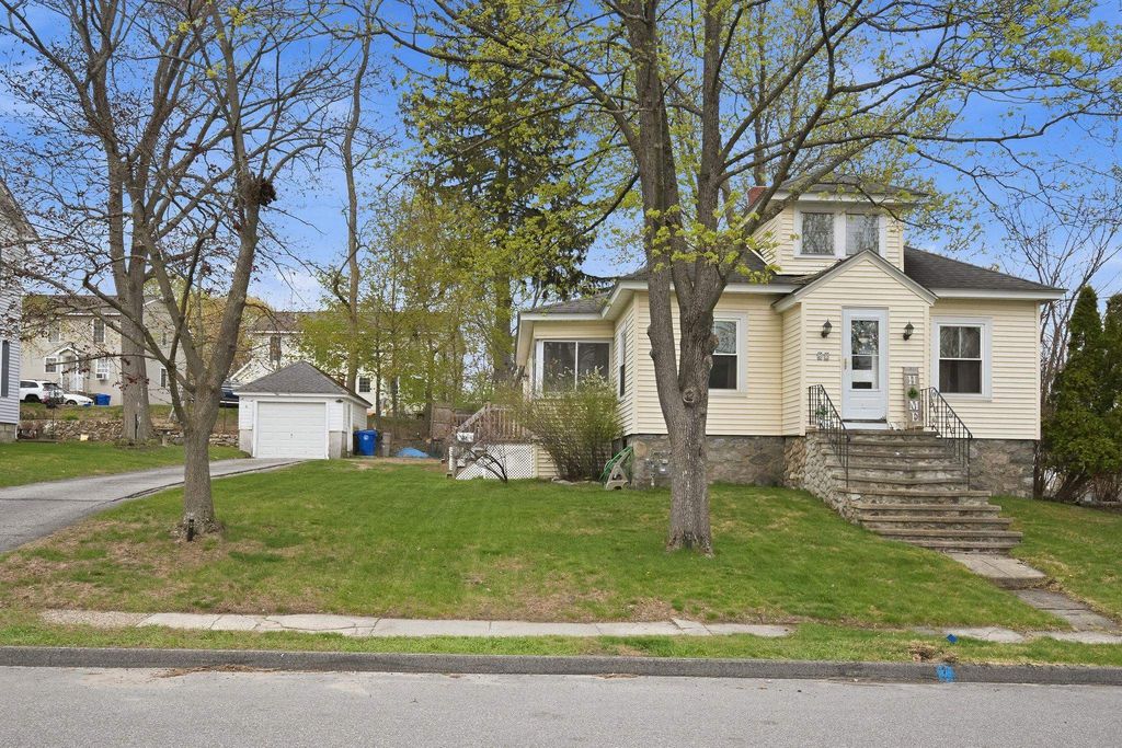 82 Sunnyside Street, Manchester, NH 03103