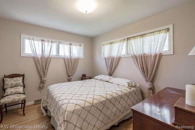 4344 Waterloo Street, Waterford, MI 48329