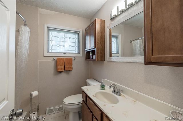 4344 Waterloo Street, Waterford, MI 48329